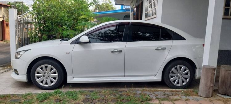 Chevrolet Cruze 2012 1.6 Base Sedan เบนซิน LPG เกียร์ธรรมดา ขาว รูปที่ 4