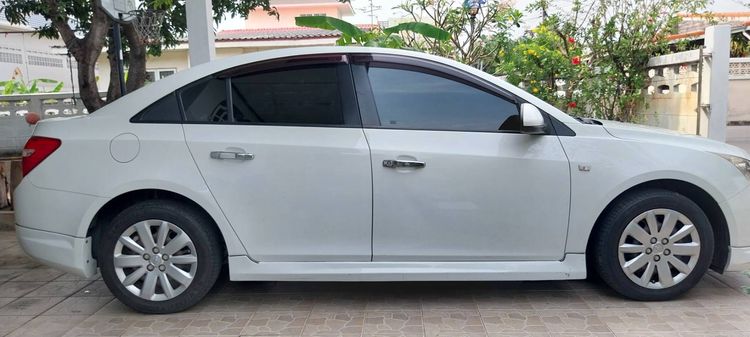Chevrolet Cruze 2012 1.6 Base Sedan เบนซิน LPG เกียร์ธรรมดา ขาว รูปที่ 2