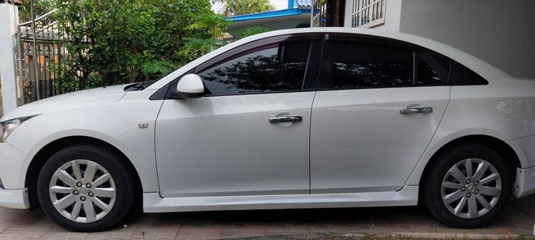 Chevrolet Cruze 2012 1.6 Base Sedan เบนซิน LPG เกียร์ธรรมดา ขาว รูปที่ 3