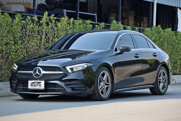 รถ Mercedes-Benz A-Class A200 สี ดำ