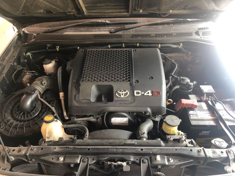 Toyota Fortuner 2010 3.0 V 4WD Utility-car ดีเซล ไม่ติดแก๊ส เกียร์อัตโนมัติ ดำ รูปที่ 3