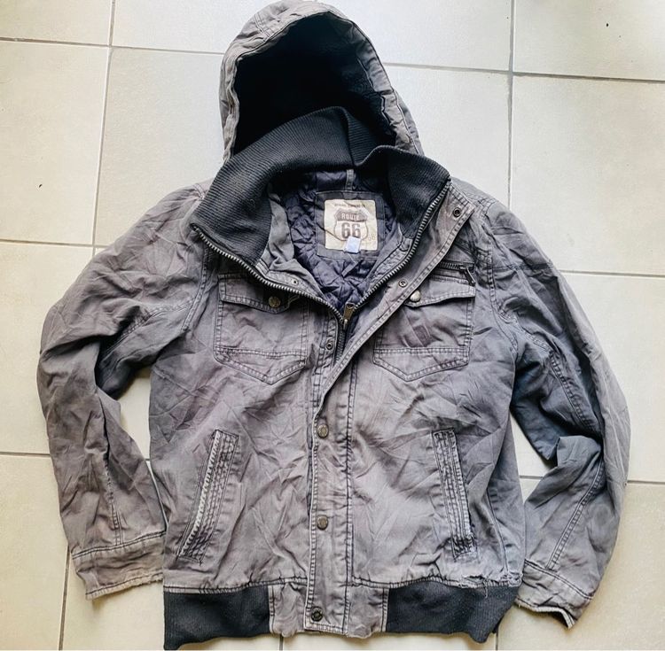 ทั้งหมด9ตัว1400 มีCarhartt 2ตัวมีคาฮาทขาสั้นกับขายาว 2ตัว นอกนั้นแบนอเมริกาเป็นแบรนด์เสื้อผ้าเวิร์กแวร์จากสหรัฐอเมริกา  รูปที่ 14