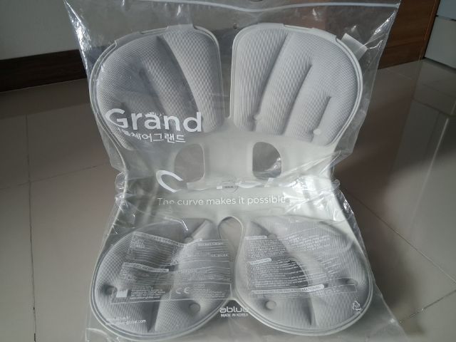 เบาะรองนั่งปรับท่านั่งในรถยนต์และเก้าอี้ทำงาน ยี่ห้อcurbla รุ่น Grand สีเทา สภาพสินค้า 95 สินค้าคุณภาพเกาหลีแท้ 100 จัดส่งฟรี มารับสินค้าเอง 1,000 บาท