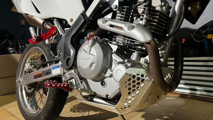 ขายดาวน์ Kawasaki KLX 230 รูปที่ 4
