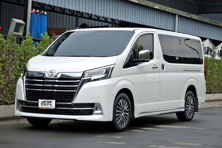รถ Toyota Majesty 2.8 Premium สี ขาว