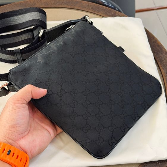 Gucci GG Nylon Messenger Small Bag รูปที่ 10