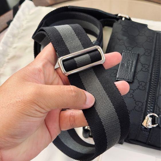 Gucci GG Nylon Messenger Small Bag รูปที่ 3