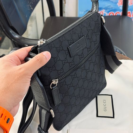 Gucci GG Nylon Messenger Small Bag รูปที่ 4