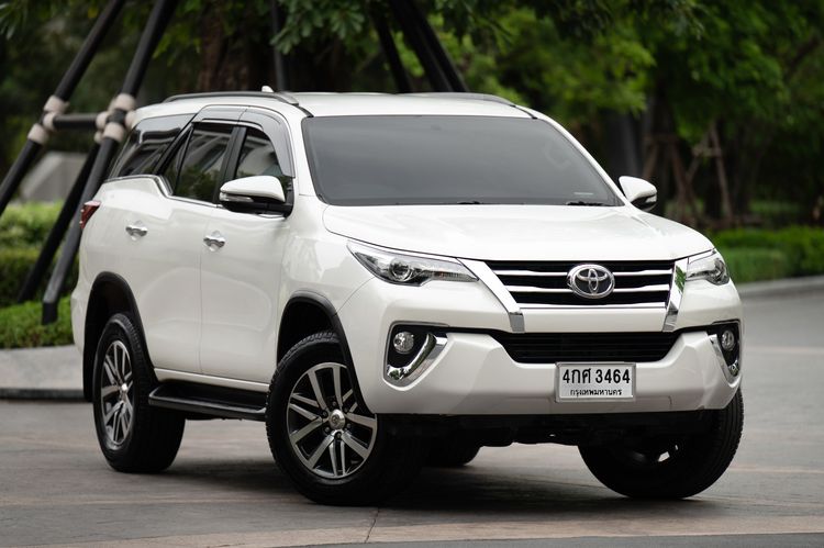 Toyota Fortuner 2015 2.8 V Utility-car ดีเซล ไม่ติดแก๊ส เกียร์อัตโนมัติ ขาว รูปที่ 2