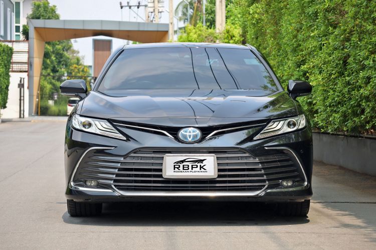 Toyota Camry 2022 2.5 HEV Premium Sedan ไฮบริด ไม่ติดแก๊ส เกียร์อัตโนมัติ ขาว รูปที่ 3