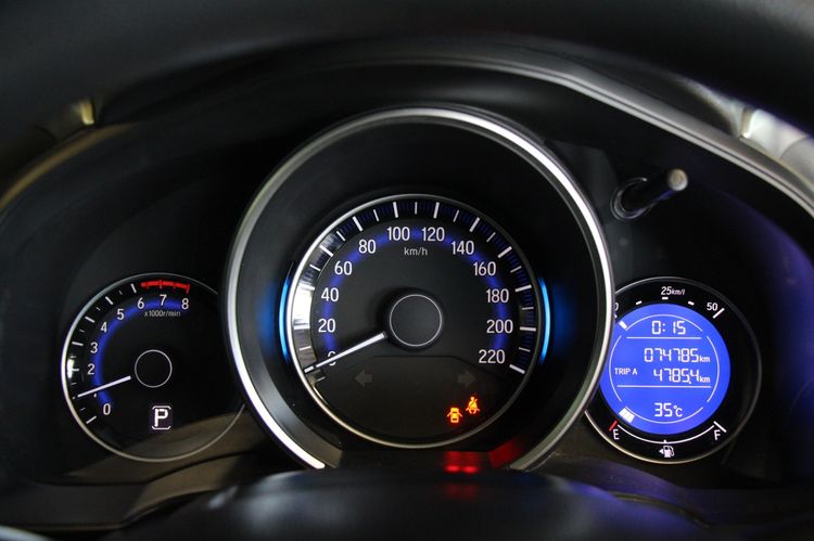 Honda Jazz 2020 1.5 V Plus i-VTEC Sedan เบนซิน ไม่ติดแก๊ส เกียร์อัตโนมัติ เทา รูปที่ 4