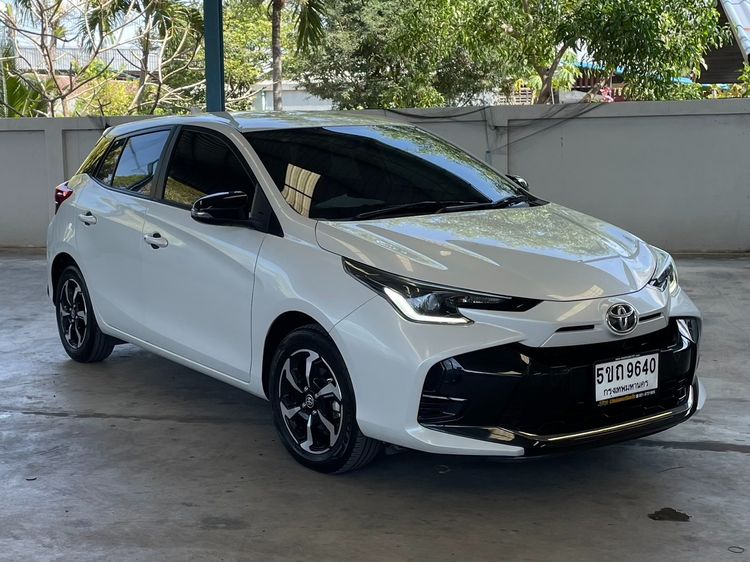 Toyota Yaris 2023 1.2 Smart Sedan เบนซิน ไม่ติดแก๊ส เกียร์อัตโนมัติ ขาว รูปที่ 3