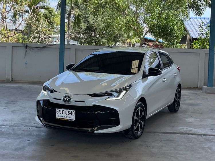 รถ Toyota Yaris 1.2 Smart สี ขาว