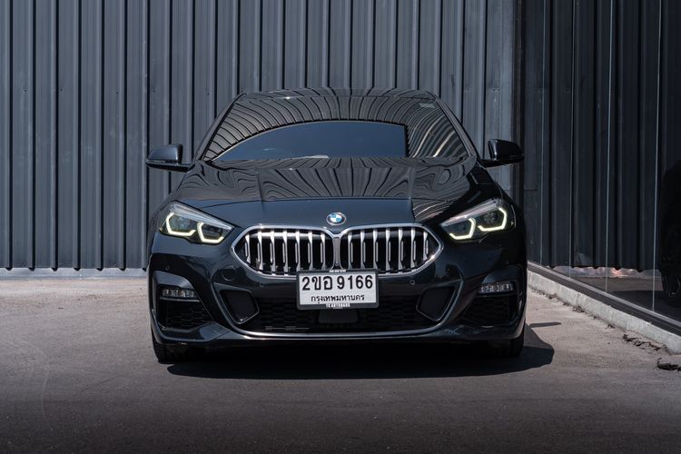 BMW Series 2 2022 220i Sedan เบนซิน ไม่ติดแก๊ส เกียร์อัตโนมัติ ดำ รูปที่ 2