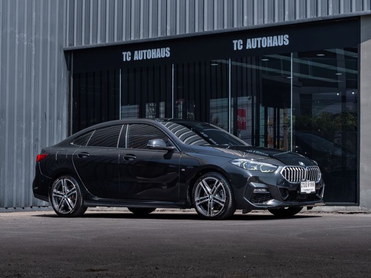 รถ BMW Series 2 220i สี ดำ
