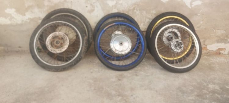 ล้อพร้อมยางพร้อมดุม