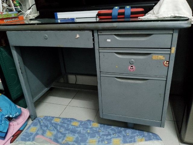 ขายโต๊ะเหล็กมือสอง