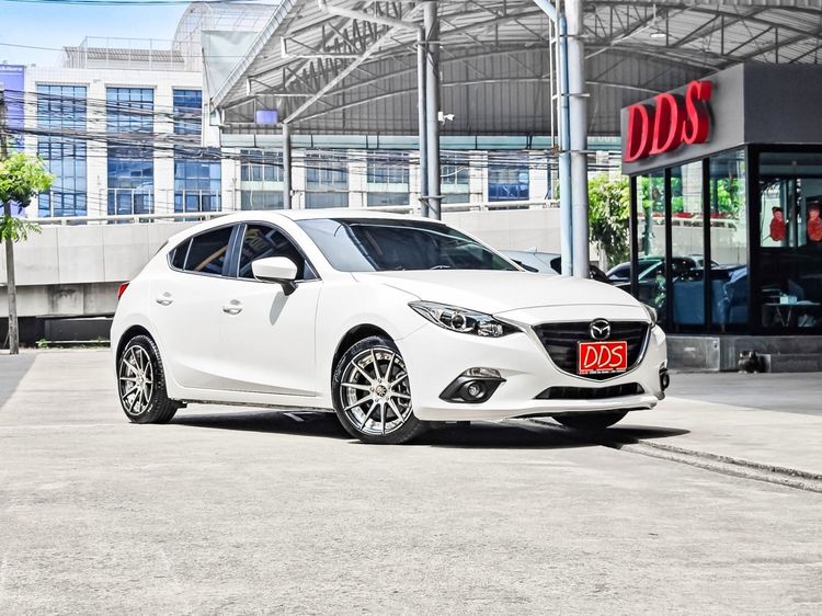 Mazda Mazda3 2015 2.0 C Sedan เบนซิน เกียร์อัตโนมัติ ขาว รูปที่ 4