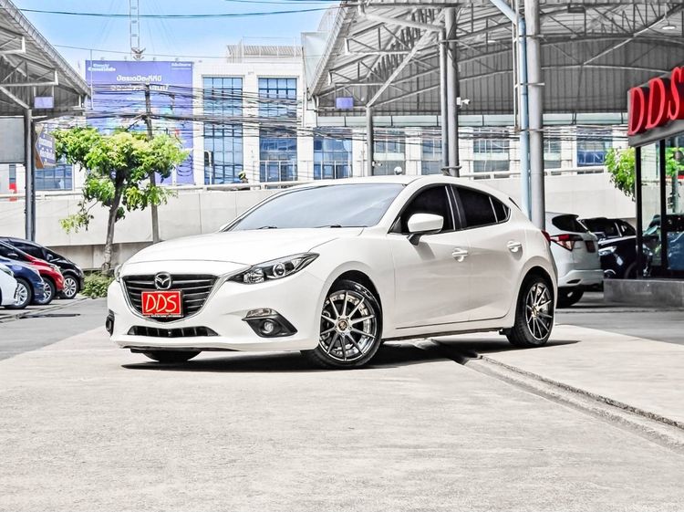 รถ Mazda Mazda3 2.0 C สี ขาว