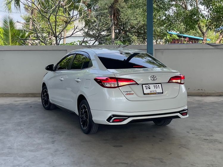 Toyota Yaris ATIV 2022 1.2 Sport Premium Sedan เบนซิน ไม่ติดแก๊ส เกียร์อัตโนมัติ ขาว รูปที่ 4