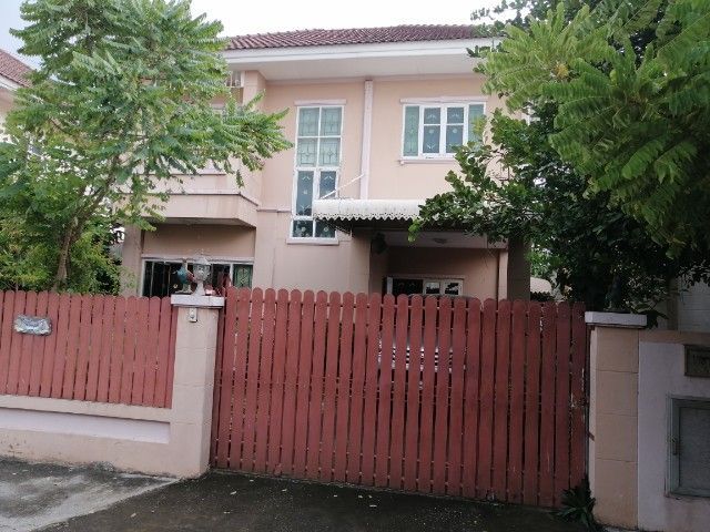 ขายบ้านเดี่ยว หมู่บ้านปิยวรารมย์ 4 เลขที่ 15 35 ซอย 9 ถนนบ้านกล้วยไทรน้อย ตำบลไทรน้อย อำเภอไทรน้อย จังหวัดนนทบุรี เนื้อที่ 50 ตารางวา ห้องนอน 3 ห้อง ห้องรับแขก 1 ห้อง ห้องน้ำ 1 ห้อง  การเดินทางสะดวกใกล้รถไฟฟ้าสายสีม่วง  และใกล้ห้างเซ็นทรัลเวสเกต รูปที่ 2