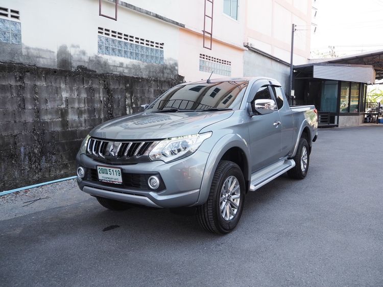 Mitsubishi Triton 2018 2.4 Plus GLS Limited Pickup ดีเซล ไม่ติดแก๊ส เกียร์อัตโนมัติ เทา รูปที่ 2