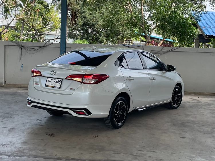 Toyota Yaris ATIV 2022 1.2 Sport Premium Sedan เบนซิน ไม่ติดแก๊ส เกียร์อัตโนมัติ ขาว รูปที่ 2