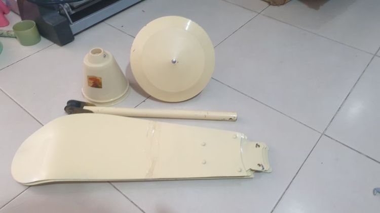 พัดลมเพดาน ซันวินดี้  48นิ้ว ปี2008(สีไม่เดิม คำหนิ สีร่อนบางจุด)