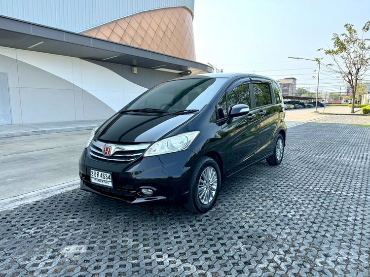 รถ Honda Freed 1.5 E สี ดำ