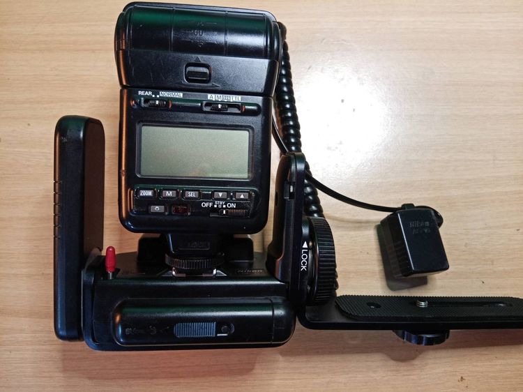 Nikon ขาจับกล้องพร้อมแฟลช รูปที่ 2