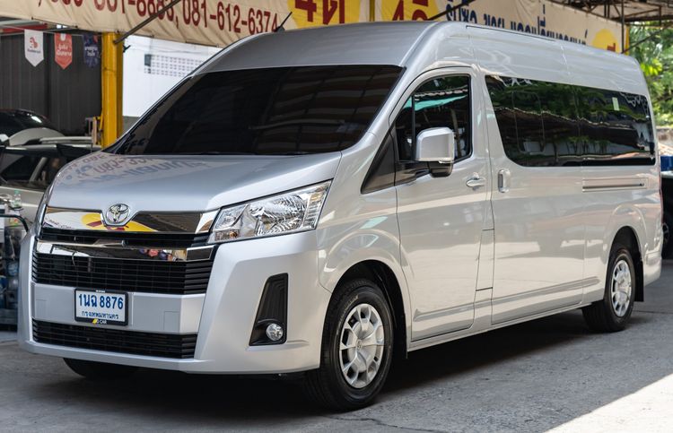 Toyota Commuter 2024 2.8 Van ดีเซล ไม่ติดแก๊ส เกียร์ธรรมดา เทา รูปที่ 2