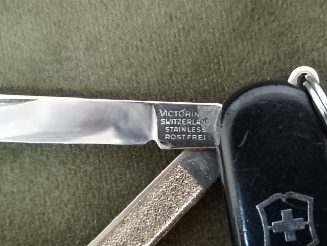 ขายคู่Victorinox sd 58 mm. แท้มือสองเครื่องมือครบใบมีดหลักผ่านการลับแต่ยังคม พร้อมมีดพับวินเทจทรงมีดสวยระบบล็อคหลังมีน้ำหนักราคา 650.-บาท รูปที่ 3