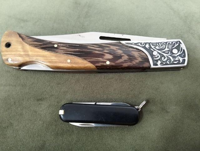 ขายคู่Victorinox sd 58 mm. แท้มือสองเครื่องมือครบใบมีดหลักผ่านการลับแต่ยังคม พร้อมมีดพับวินเทจทรงมีดสวยระบบล็อคหลังมีน้ำหนักราคา 650.-บาท รูปที่ 2