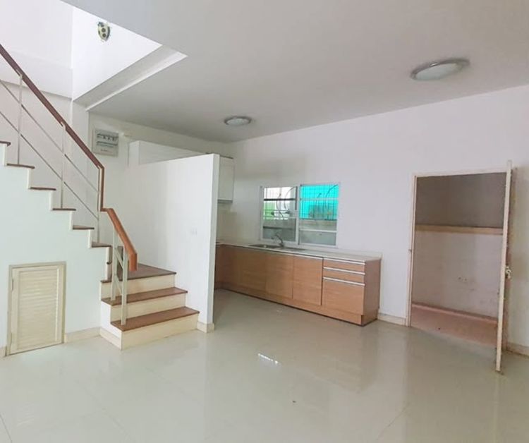 ไม่มี 2010 ทาวน์โฮม ธนาภิรมย์ ศรีนครินทร์ วงแหวน รูปที่ 4