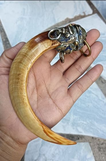 พระสีเหลือง 1 องค์ รูปที่ 2