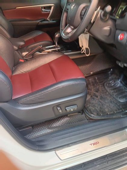 Toyota Fortuner 2018 2.8 V TRD Sportivo Black Top Utility-car ดีเซล ไม่ติดแก๊ส เกียร์อัตโนมัติ ขาว รูปที่ 4