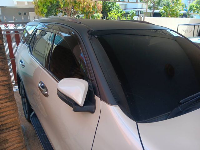 Toyota Fortuner 2018 2.8 V TRD Sportivo Black Top Utility-car ดีเซล ไม่ติดแก๊ส เกียร์อัตโนมัติ ขาว รูปที่ 2