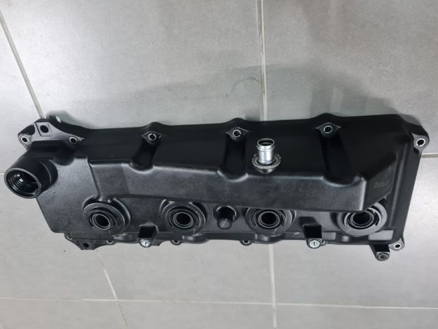 ขายฝาครอบวาล์วแท้ Fortuner 3.0 V 4x4 2006