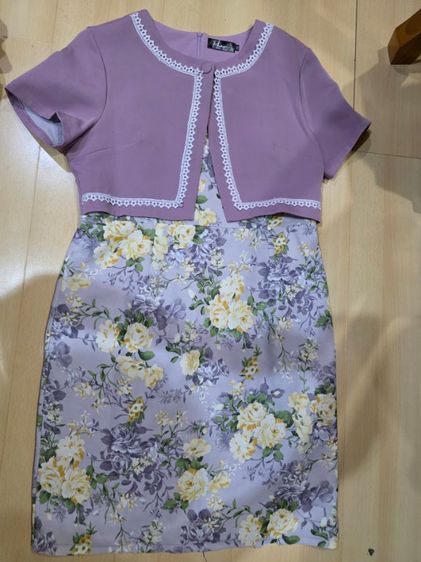 เดรสป้ายแบรนด์ Phawi ไซส์ 2XL โดยทั่วไปจะมีขนาดรอบอกประมาณ 40-42 นิ้ว ซึ่งเหมาะสำหรับผู้ที่มีรอบเอวประมาณ 32-34 นิ้ว รูปที่ 2