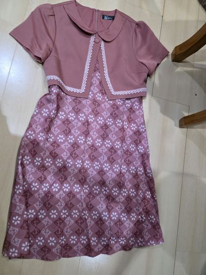 เดรสป้ายแบรนด์ Phawi ไซส์ 2XL โดยทั่วไปจะมีขนาดรอบอกประมาณ 40-42 นิ้ว ซึ่งเหมาะสำหรับผู้ที่มีรอบเอวประมาณ 32-34 นิ้ว รูปที่ 16