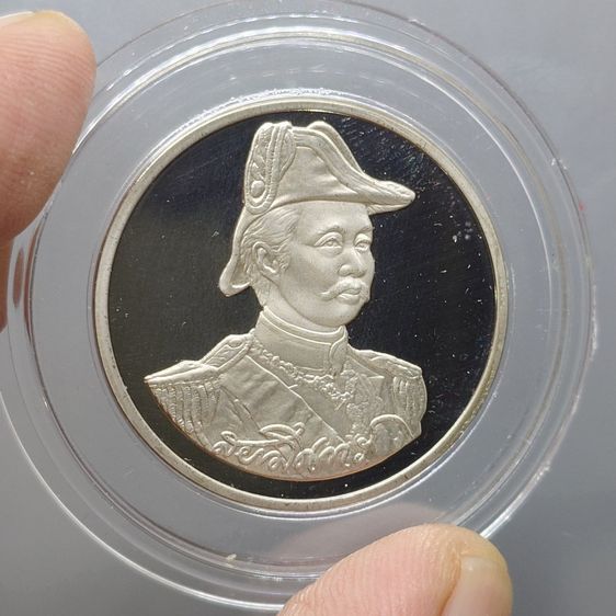 เหรียญ ร.5 เนื้อนิกเกิลขัดเงา ที่ระลึกกองทัพเรือ ป้อมพระจุลจอมเกล้า บล็อกกษาปณ์ กองทัพเรือสร้าง พ.ศ.2537 พร้อมกล่อง รูปที่ 3