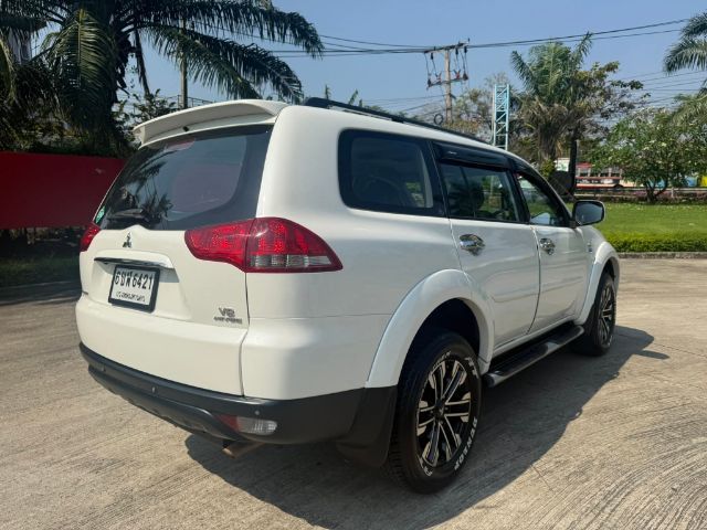 Mitsubishi Pajero Sport 2014 3.0 GT Van เบนซิน LPG เกียร์อัตโนมัติ ขาว รูปที่ 2