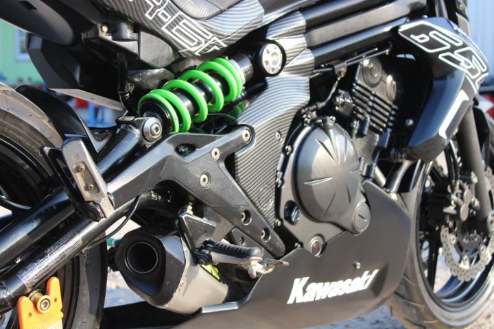 Kawasaki ER6n รูปที่ 12