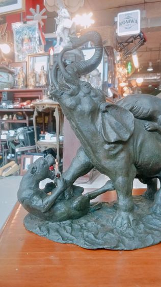 งานโลหะ หล่อ ทองเหลือง ช้าง ปะทะ เสือ ขนาด 9นิ้ว รูปที่ 2