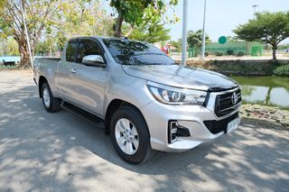 TOYOTA REVO 2.4E เกียร์ออโต้ ตัวยกสูง สีบรอนซ์เงิน ปี 2018