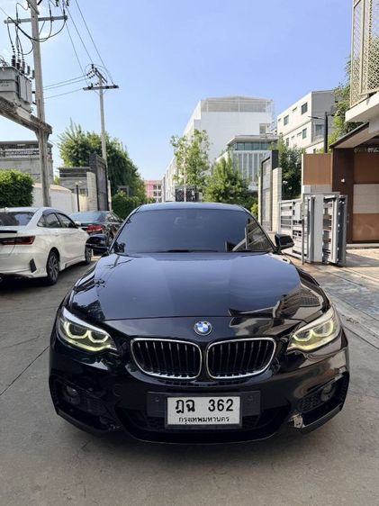 รถ BMW Series 2 218i สี ดำ