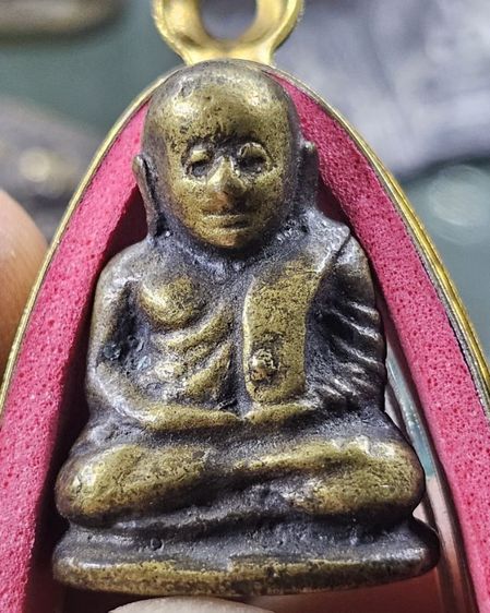 หลวงพ่อเงิน วัดบางคลาน พิมพ์นิยม 