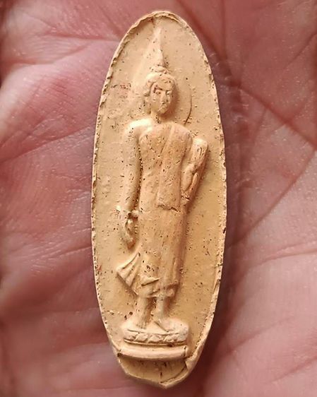 1.พระ 25 พุทธศตวรรษ เนื้อดินแร่ พิมพ์เข่าโค้ง พิมพ์นิยม หายากมาก