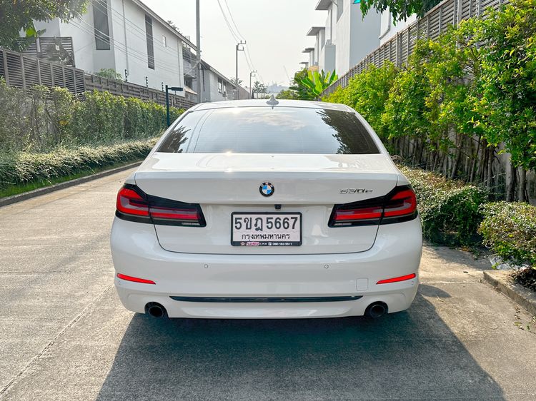 BMW Series 5 2020 530e Sedan เบนซิน ไม่ติดแก๊ส เกียร์อัตโนมัติ ขาว รูปที่ 3