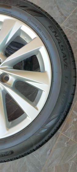 แม็กโตโยต้า ขอบ17 พร้อมยางดันลอป 215 55 17 ปี24 แม็กสีเดิมไม่ดุ้งไม่คดไม่แตกพร้อมยางสวยทุกเส้นตามรูปใส่ camry chr innova revo vigo13500 รูปที่ 6